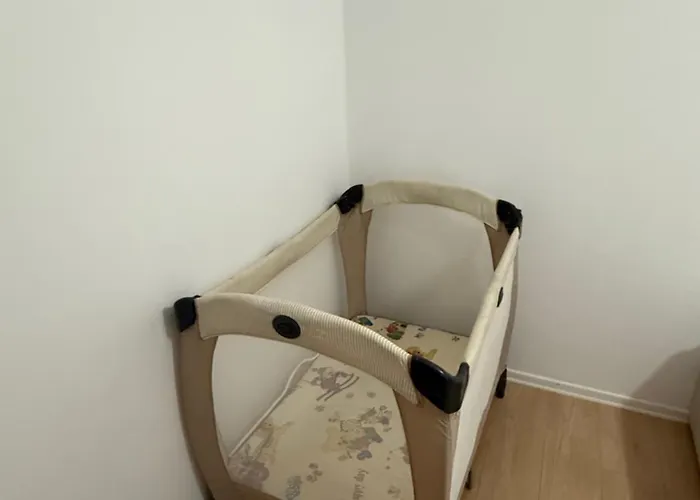 Nene Tereza Airport Apartment Valias